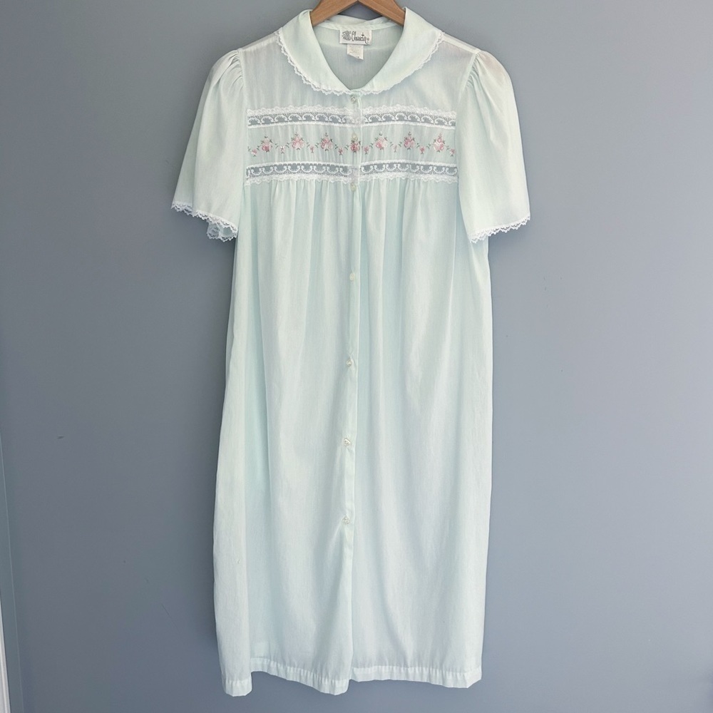 Vintage 60’s Character for Nordstrom Nightgown Light Green Embroidered Sz Medium
